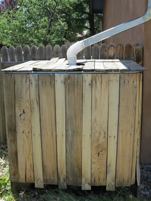 IBC Tote & Pallet Wood Rain Cistern IBC Tote & Pallet Wood Rain Cistern