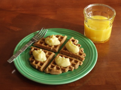 Waffles with Lemon Curd and Orange Juice Waffles with Lemon Curd and Orange Juice